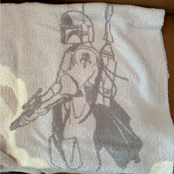 Barefoot Dreams CozyChic Star Wars Boba Fett Throw Blanket - Picture 11 of 11